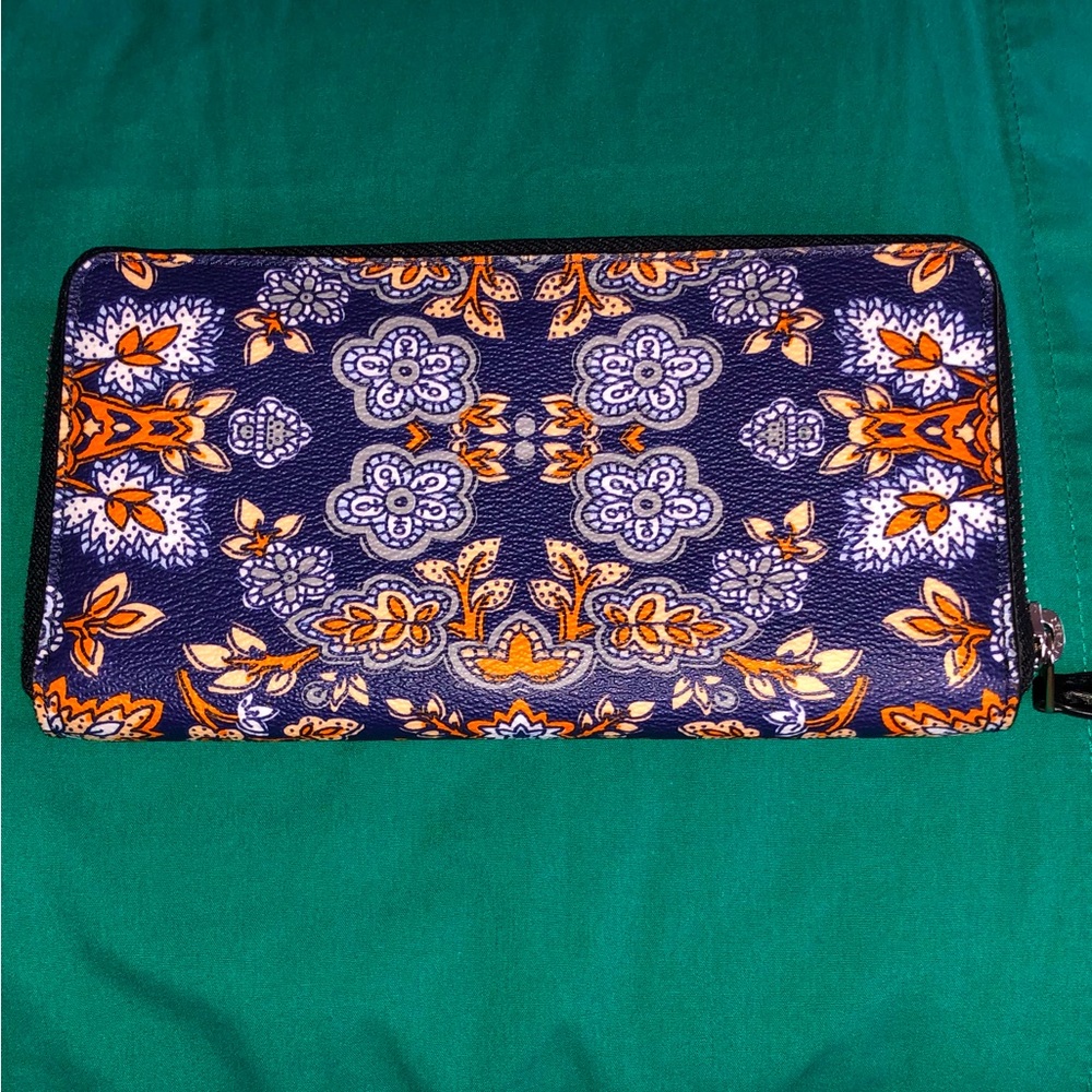 AUTHENTIC NWT ACCORDION ZIP WALLET IN FOREST FLOWER PRINT COATED CANVAS